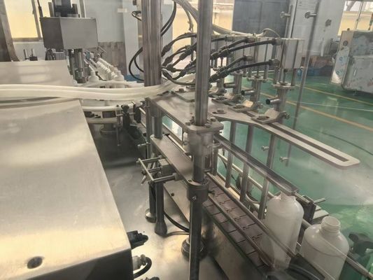 Ein guter Preis. 5-50 ml Polyurethan Klebeflaschenfüllmaschine mit hoher Präzision, Korrosionsbeständigkeit und CIP-Ready Design für die chemische Industrie Online