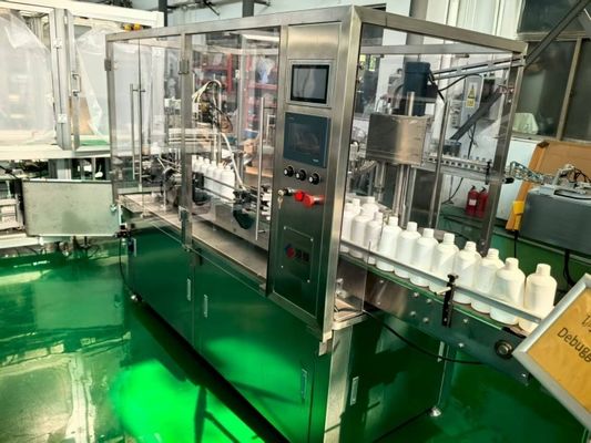 Flüssigkeitsfüllmaschine für 100-500 ml Plastik-/Glasflaschen mit automatischer Funktion ohne Flasche, ohne Waschen, ohne Druck, ohne Füllung, ohne Verschluss, ohne Stopp